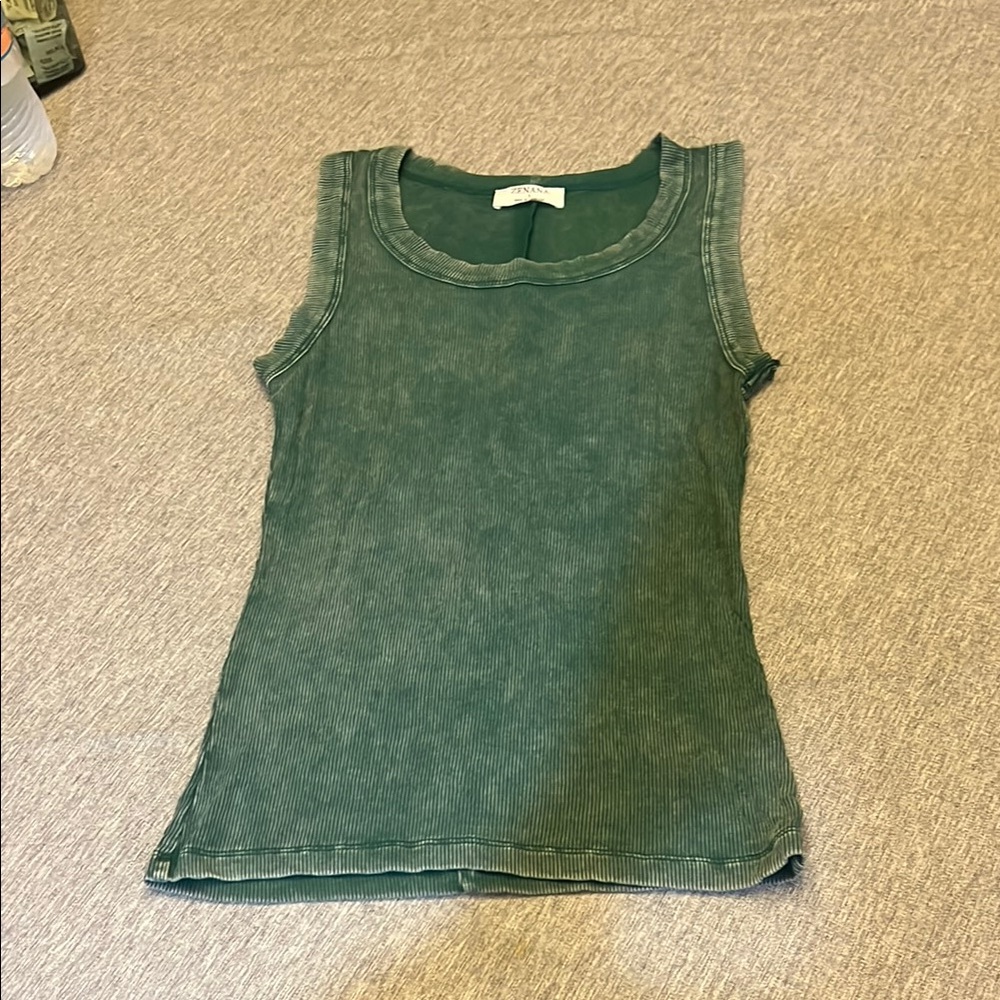 Zenana Outfitters Fitted Green Sleeveless Tank Top